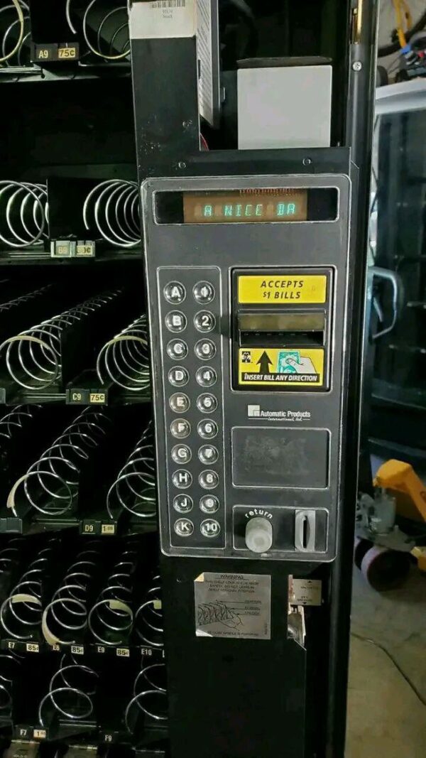 Snack Vending Machine - Image 2